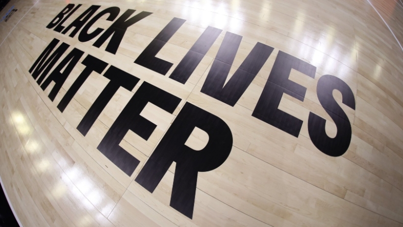 To «Black Lives Matter» και στα παρκέ του WNBA (pic)