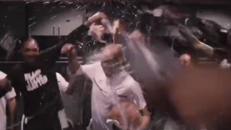 Κλίπερς: Μπουγέλο στον Κασέλ και χαμός στα αποδυτήρια! (vid)