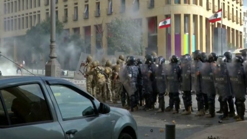 Βηρυτός: Νέες συγκρούσεις μεταξύ των δυνάμεων ασφαλείας και διαδηλωτών, έφοδος στο υπουργείο Εργασίας (vid)