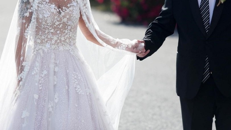 Εχίνος: Έφοδος της αστυνομίας σε γλέντι γάμου και πρόστιμο-μαμούθ 15.000 ευρώ για υπεράριθμους καλεσμένους