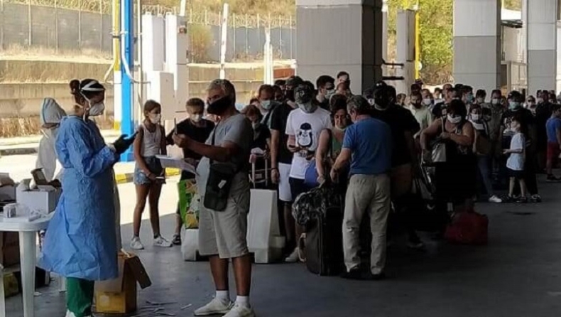 Άρση του πλαφόν στην Κακαβιά λόγω του χάους: Μέχρι τη 1 το μεσημέρι είχαν περάσει οι 750!
