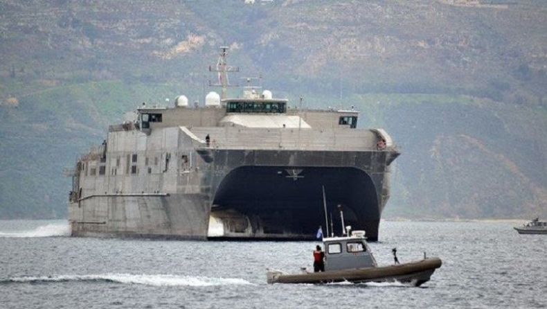 Στη Σούδα και το εντυπωσιακό high speed καταμαράν του Πολεμικού Ναυτικού των ΗΠΑ (pics & vids)