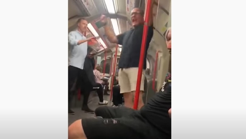 Άνδρας στο μετρό του Λονδίνου αποκάλεσε τους μαύρους «κατοικίδια» και έφαγε μπουνιά (vid)