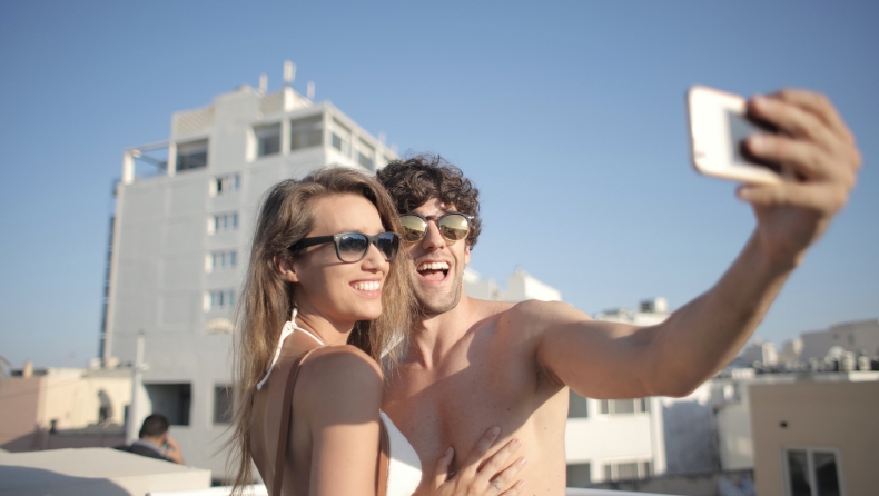 Οι στιγμές πριν τη selfie