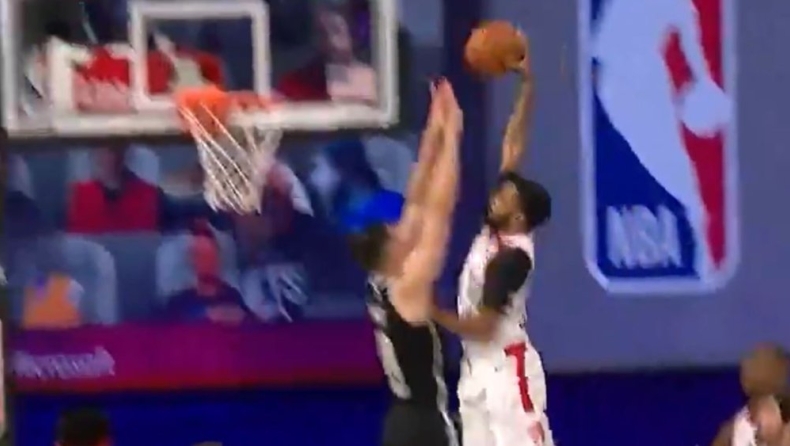 Ράπτορς-Νετς: Ο Πάουελ έβαλε μέσα στο καλάθι τον Κούρουκς! (vid)