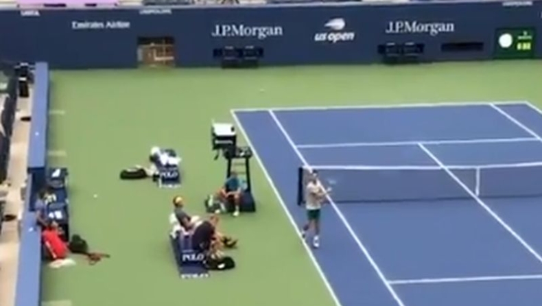 US Open: Ο Τζόκοβιτς στέλνει το μπαλάκι από το κορτ στις εξέδρες στον Ζβέρεφ (vid)