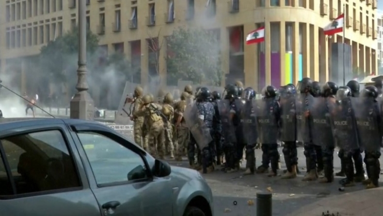 Βηρυτός: Έφοδος διαδηλωτών στο υπουργείο Εξωτερικών και πυροβολισμοί στο κέντρο της πόλης (vid)