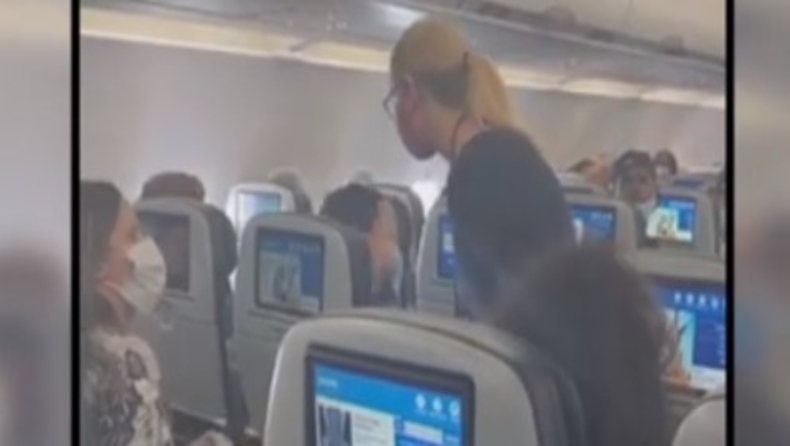 Πέταξαν έξω από το αεροπλάνο μητέρα γιατί ο δύο χρονών γιος της δε φορούσε μάσκα
