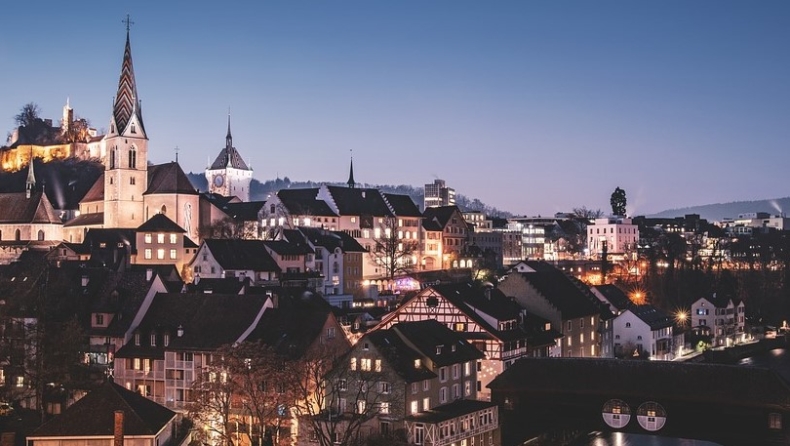 Οι Ελβετοί με δημοψήφισμα όρισαν κατώτατο μισθό τα 3.800 ευρώ: Τα συνδικάτα υποστηρίζουν πως δεν αρκεί