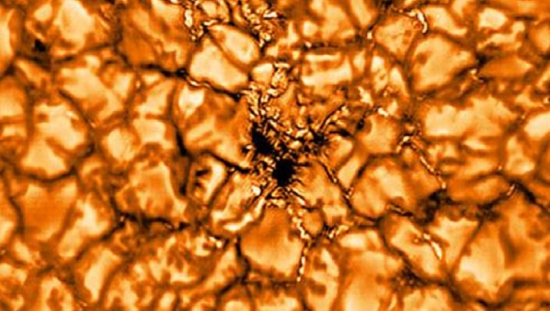 Νέες ανατριχιαστικές φωτογραφίες του Ήλιου και του μαγνητικού του πεδίου που μοιάζει με ποπ κορν (pics)