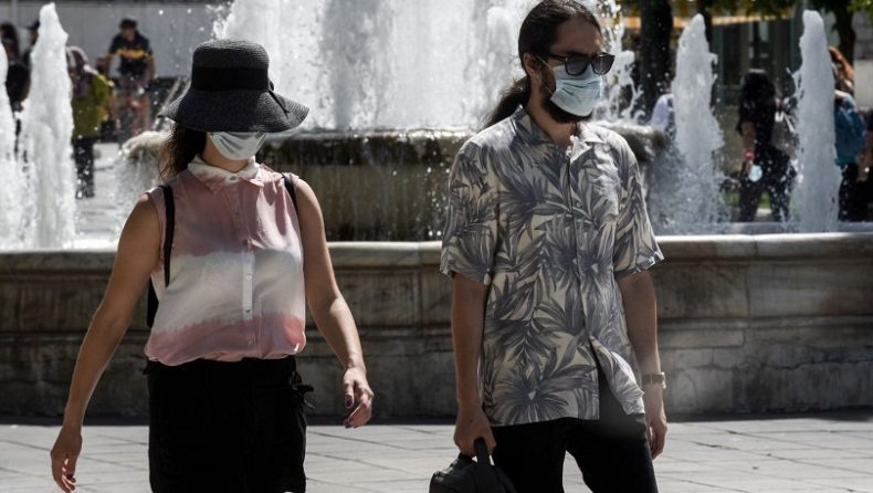 Οι 11 περιοχές της χώρας όπου είναι υποχρεωτική η χρήση μάσκας και σε εξωτερικούς χώρους