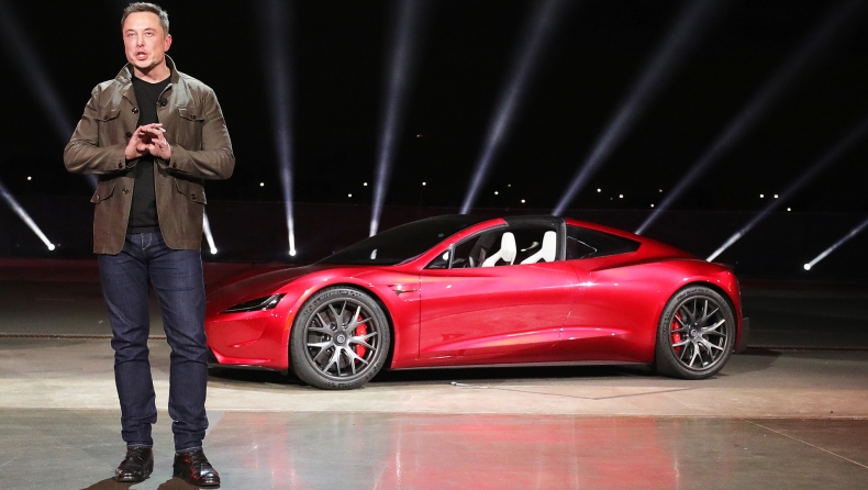 Ο Έλον Μασκ βλέπει τη μετοχή της Tesla να ανεβαίνει