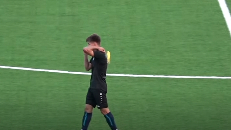 Κροατία: Ποδοσφαιριστής πανηγυρίζει γκολ με παπαγάλο στην πλάτη (vid)