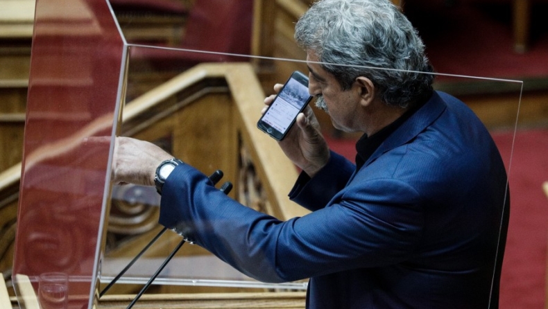 O Πολάκης έβαλε το κινητό του να παίζει Καζαντζίδη στο μικρόφωνο της Βουλής (vid)