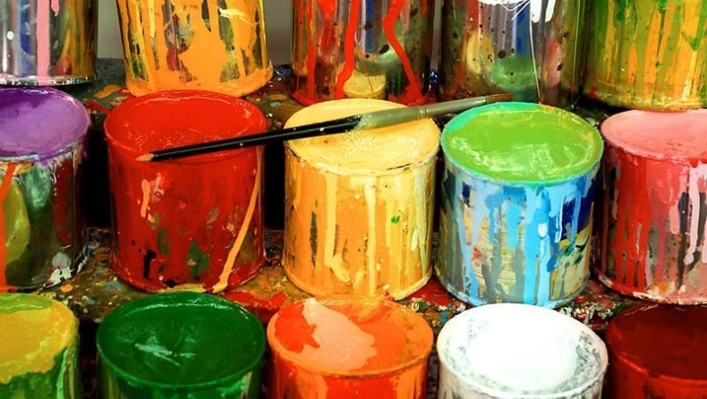 Βολιώτης καταδικάστηκε γιατί έβαψε πολύχρωμο το σπίτι της πρώην του για να την εκδικηθεί