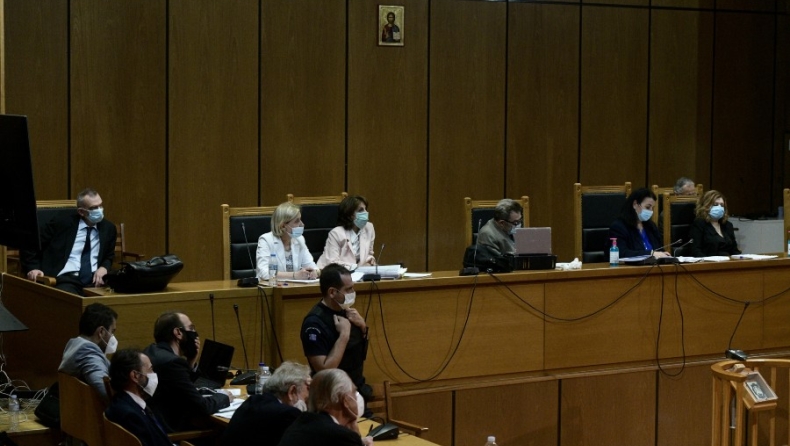 Γλέντι με τα ελαφρυντικά της Χρυσής Αυγής: «Δεν ακούω Snik ή SinBoy» (pics)