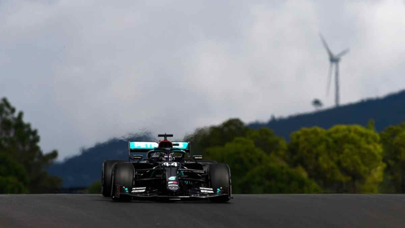 Pole position για τον Χάμιλτον μετά από «μάχη» των Mercedes