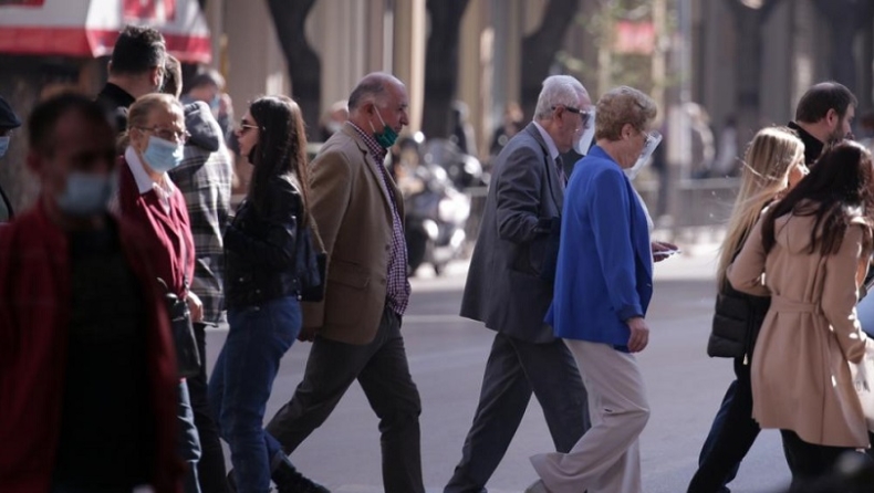 Tα πρόστιμα και οι εξαιρέσεις των νέων μέτρων για τον κορονοϊό: Όλο το ΦΕΚ