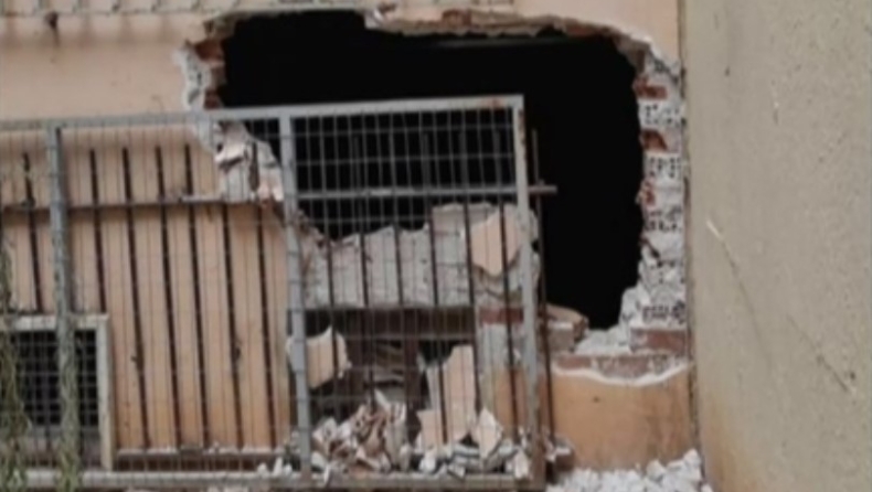 Ούτε σε ταινία: Έσπασαν τον τοίχο για να κλέψουν σχολικό κυλικείο στην Γκράβα (vid)