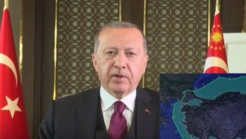 Νέο προκλητικό βήμα από την Τουρκία: Yπουργός του Ερντογάν παρουσιάζει χάρτη με το... μισό Αιγαίο δικό τους (pic)