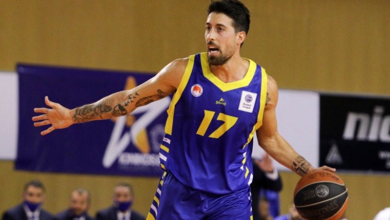 Αθηναίου: «Ο Πεδουλάκης γνωρίζει το μπάσκετ όσο λίγοι»