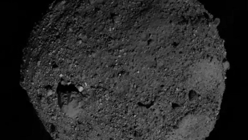Απίστευτο βίντεο: Η στιγμή που το OSIRIS-Rex αγγίζει τον αστεροειδή Μπενού και κατευθείαν φεύγει (vid)