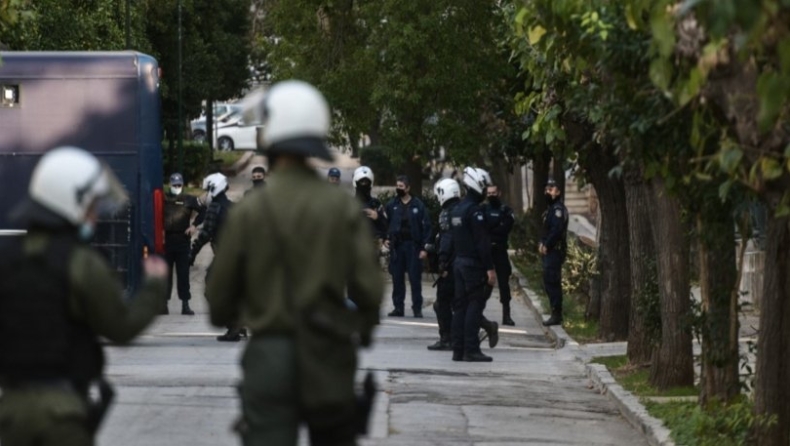 «Κομπάρσοι σε κακοστημένη φιέστα»: Αστυνομικοί καταγγέλουν κατασπατάληση δυνάμεων στο Πολυτεχνείο εν μέσω πανδημίας!