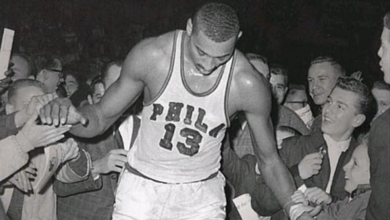 Όταν ο Ουίλτ Τσάμπερλεϊν πέτυχε 18 σερί δίποντα! (vid)