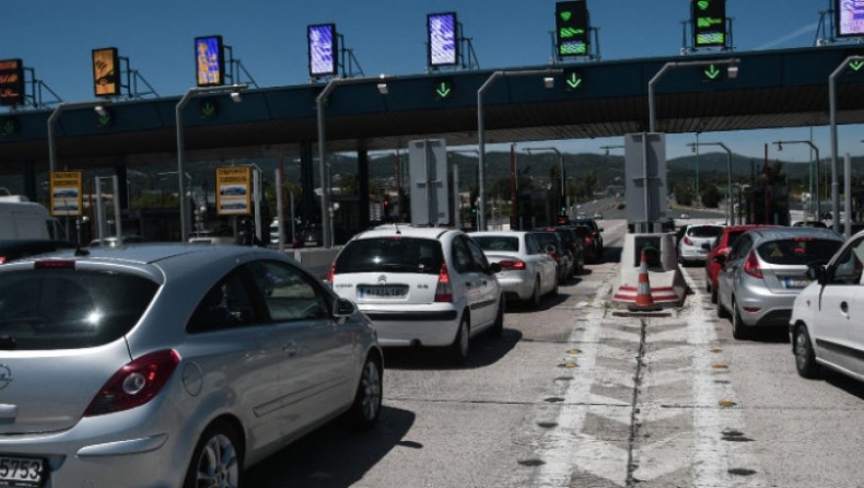 Αδειάζει η Αθήνα: Σε τρεις ώρες έφυγαν 4.000 αυτοκίνητα