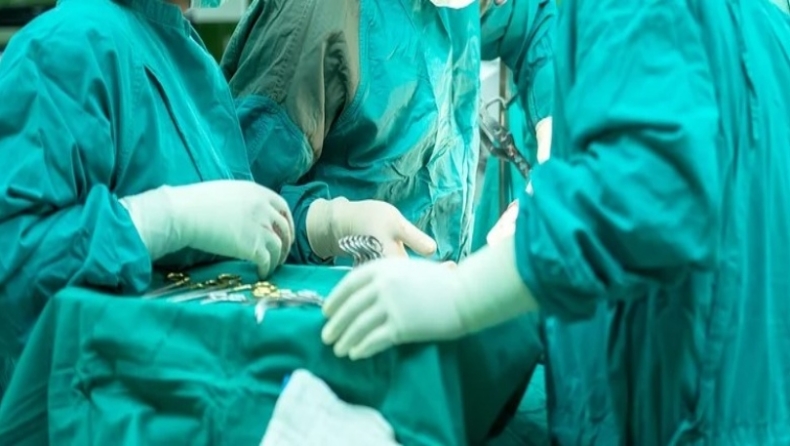 Γιατροί σε νοσοκομείο της κεντρικής Μακεδονίας ξέχασαν σπάτουλα στην κοιλιά ασθενούς: 64.000 ευρώ η αποζημίωση