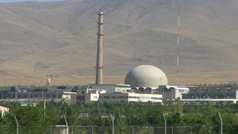 Θρίλερ στο Ιράν: Φήμες ότι δολοφονήθηκε ο κορυφαίος πυρηνικός επιστήμονας της χώρας! (pics)