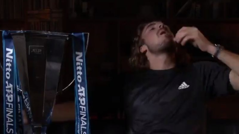 ATP Finals: Ο Τσιτσιπάς τρώει ποπ κορν μέσα από την κούπα του πρωταθλητή! (vid)