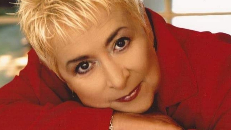 Πέθανε η πρώτη παρουσιάστρια της Δημόσιας Τηλεόρασης, η Σάσα Μαννέτα