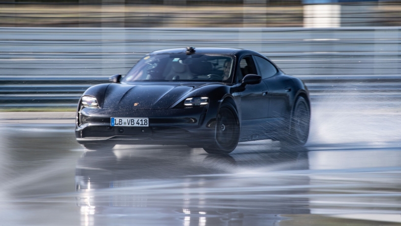 Ρεκόρ ηλεκτροκίνητης... μπάντας για την Porsche Taycan! (vid)