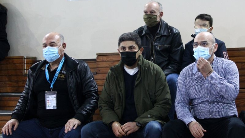 Πρίστινα - ΑΕΚ: Στο ΟΑΚΑ για να δει χάντμπολ ο Αυγενάκης (pics)