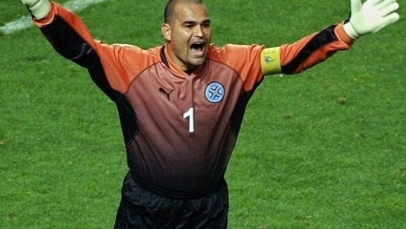 Ο Τσιλαβέρτ κατεβαίνει για Πρόεδρος της Παραγουάης (pic&vid)