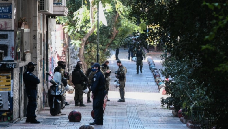 ΚΝΕ: Η αστυνομία παρεμπόδισε αντιπροσωπεία μας να αφήσει ένα λουλούδι στον τόπο της δολοφονίας του Γρηγορόπουλου