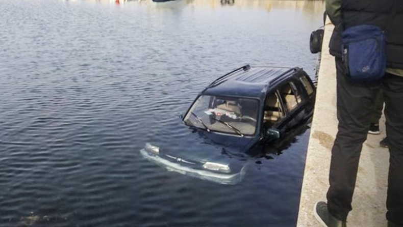 Θεσσαλονίκη: Αυτοκίνητο «βούτηξε» στo Θερμαϊκό (pic)