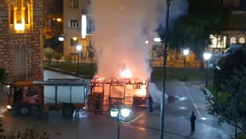 Βόλος: Ο άνδρας που πετούσε τις πάστες σε ζαχαροπλαστείο έβαλε τη φωτιά στη φάτνη και όχι οι «γνωστοί άγνωστοι» που κατήγγειλε ο δήμος