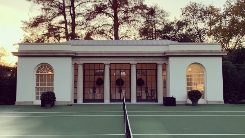 Ένα μήνα πριν αποχωρήσει από το Λευκό Οίκο, η Μελάνια έφτιαξε γήπεδο τένις (pics)