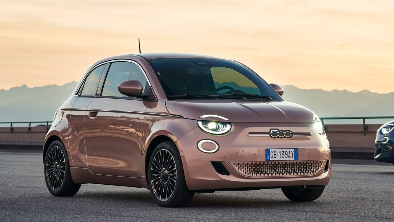 Bροχή οι διακρίσεις για το ηλεκτρικό Fiat 500