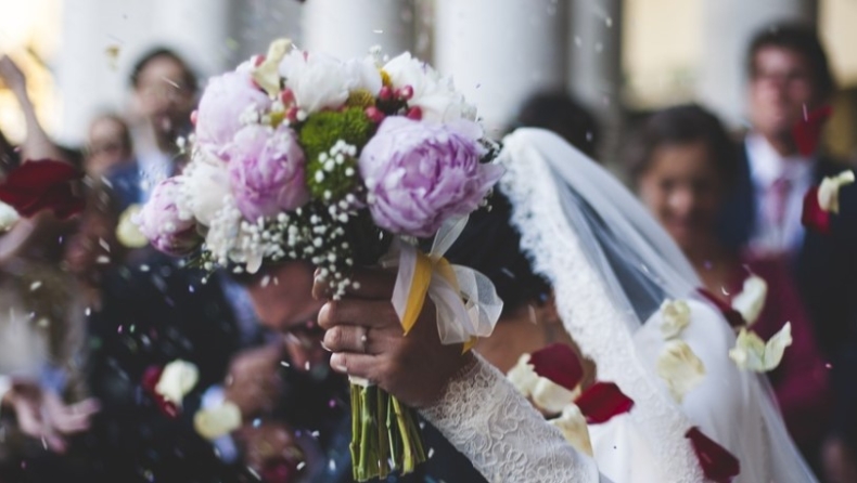 Μια 26χρονη μήνυσε τον σύντροφό της επειδή δεν της έκανε πρόταση γάμου μετά από 8 χρόνια σχέσης