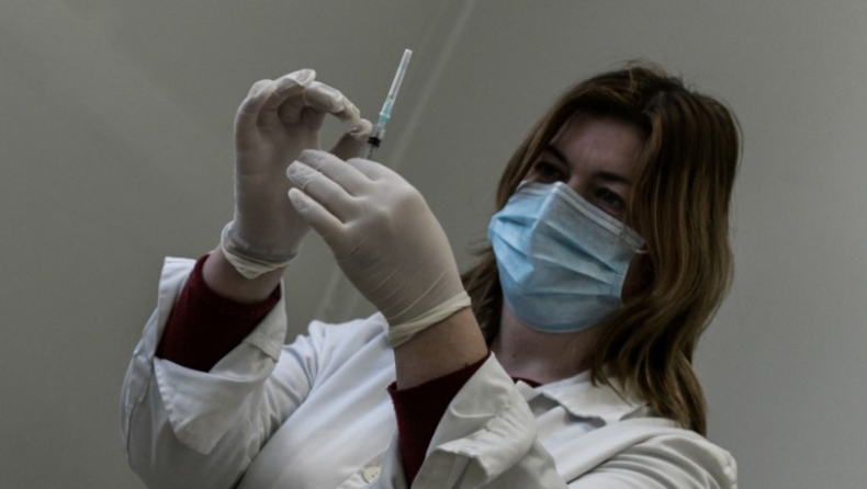 Κορονοϊός: Με ονοματεπώνυμο και ΑΜΚΑ θα εμβολιάζονται οι υγειονομικοί
