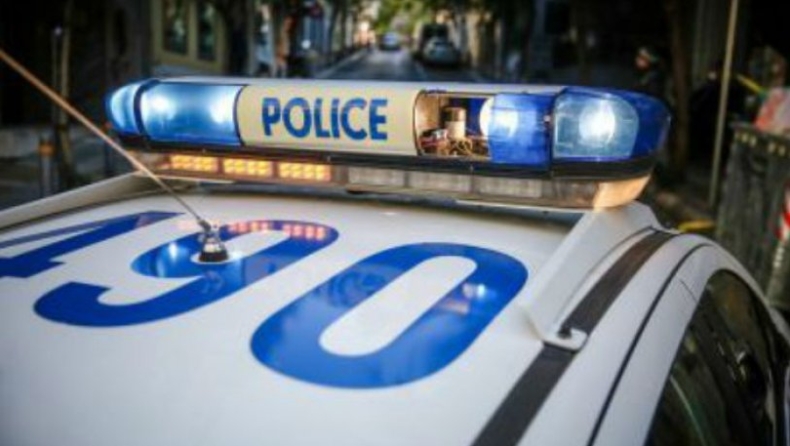 Έκλεψαν όχημα στο Βόλο, το εγκατέλειψαν στη Λαμία και πήγαν στον Πειραιά