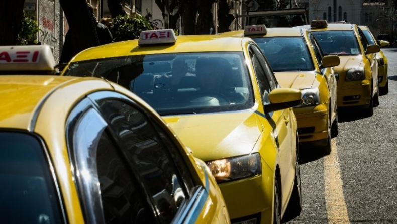 Τα ταξί κάνουν πλέον την δουλειά των κούριερ: Παίρνουν το πολύ 2 ευρώ από το κάθε δέμα