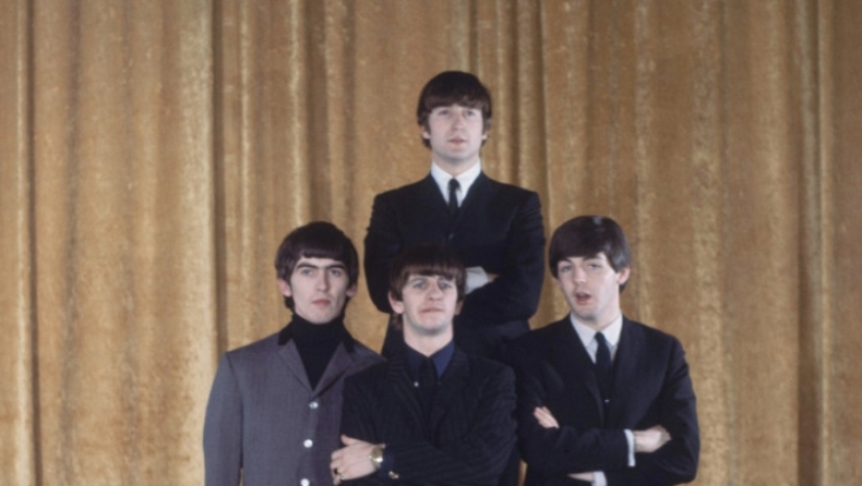 Η σπάνια έγχρωμη φωτογραφία των Beatles: Πολ Μακάρτνεϊ και Τζον Λένον τραγουδούν σε δεξίωση γάμου (pic)