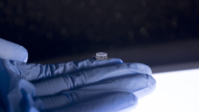 Νέα μικροσυσκευή, μεγέθους νυχιού, για μοριακά τεστ ακόμη και για τον κορονοϊό