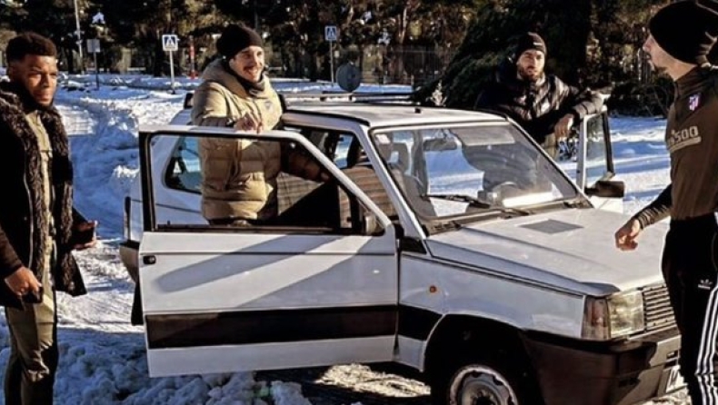 Ατλέτικο Μαδρίτης: Πήγαν προπόνηση με θρυλικό Fiat Panda των 90s για τα χιόνια (vid)