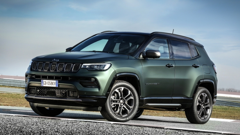 To Jeep Compass ανανεώνεται εκ των... έσω (pics)