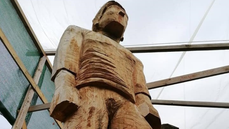 Παναθηναϊκός: Οπαδοί φτιάχνουν ξύλινο ομοίωμα του Γιώργου Καλαφάτη!